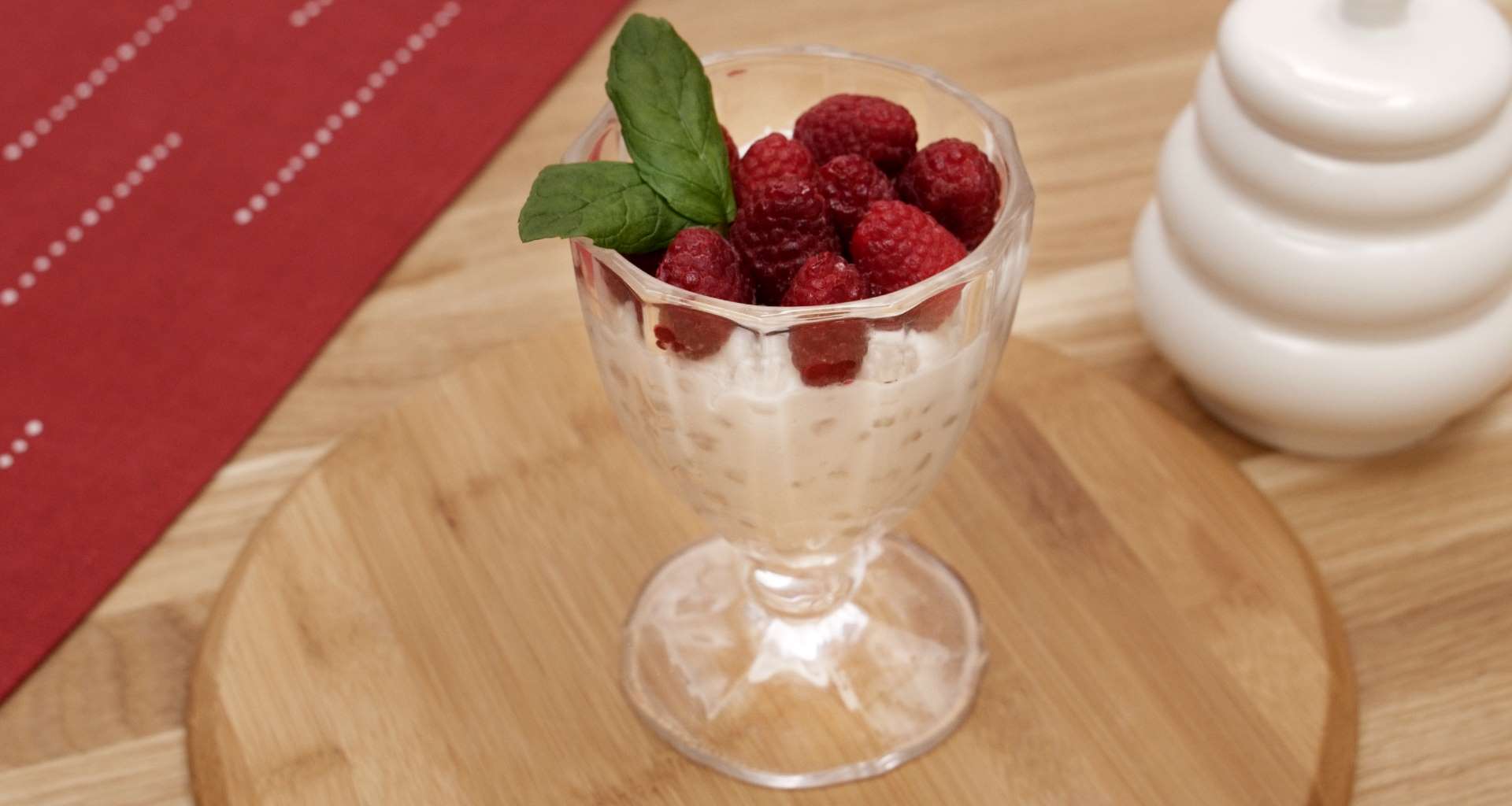 Pudding z tapioki z malinami i mlekiem kokosowym BebiKlub